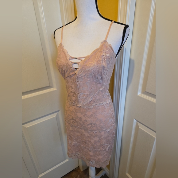 GUESS PINK SLIP DRESS, SIZE M - Picture 2 of 11